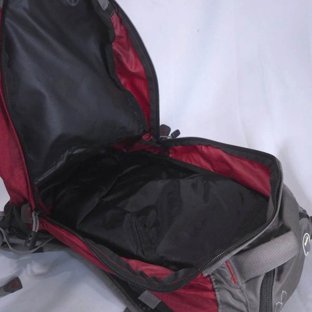 CamelBak Rim Runner Hydration Backpack w/ Bladder D-Fit Red Grey Hiking Trail